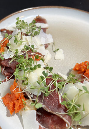 Geeraardsbloempje-bistro-suggestie-voorgerecht  carpaccio